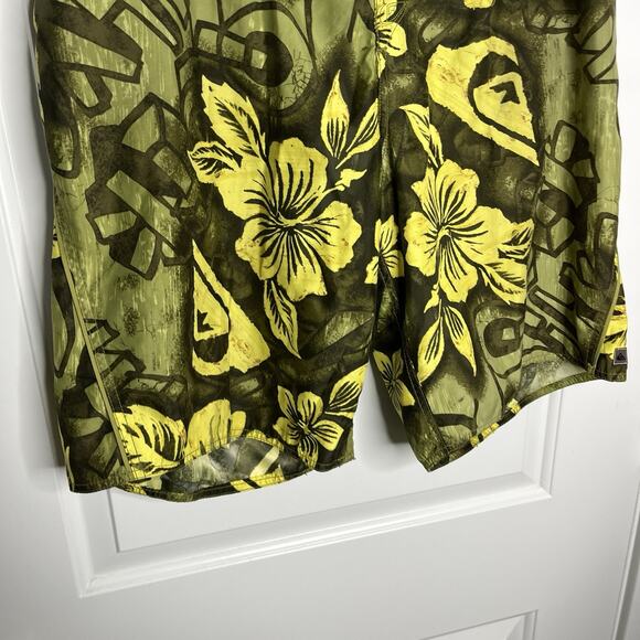 VTG 90s y2k Quiksilver Board Shorts Men 32 33 Yellow Green Hawaiian Floral Surf - Picture 4 of 9